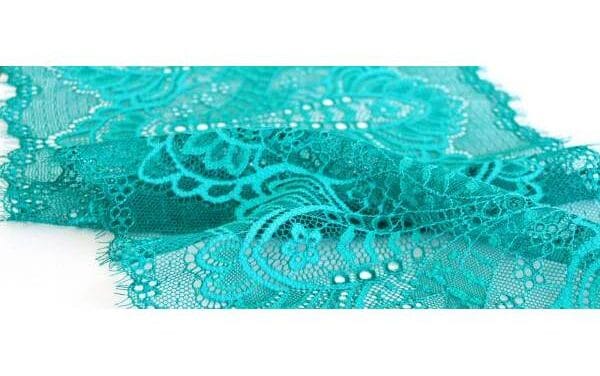 Raschel knitting’s lace is exceptionally clear and nicely balanced
