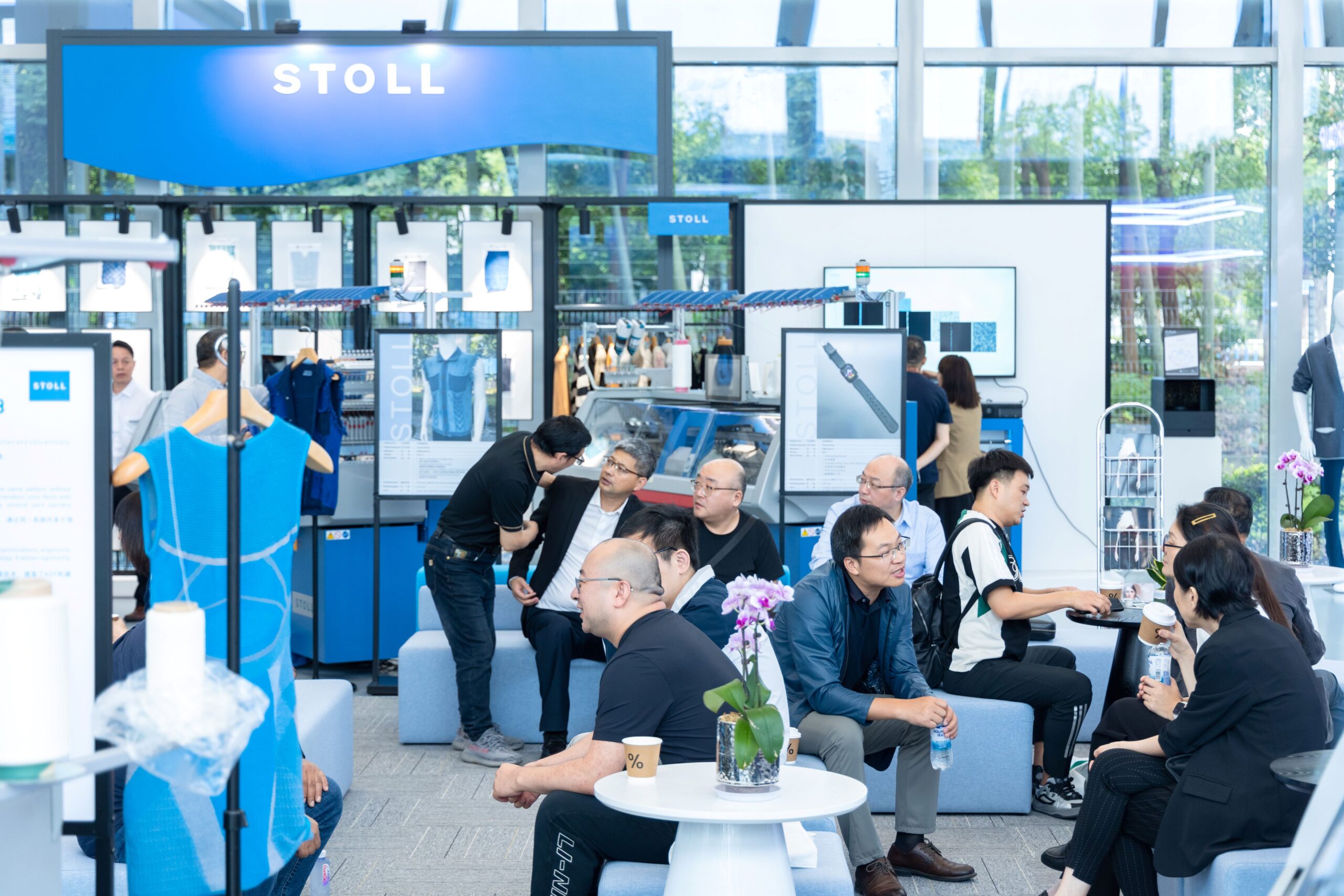 Successful in-house show with opening of the STOLL