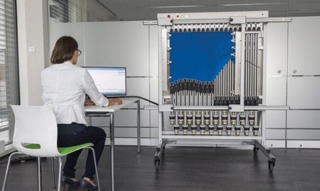 Device for testing compression garments during movement by Hohenstein