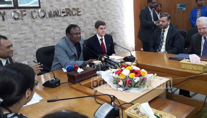 Bangla Minister demands fair prices for apparel