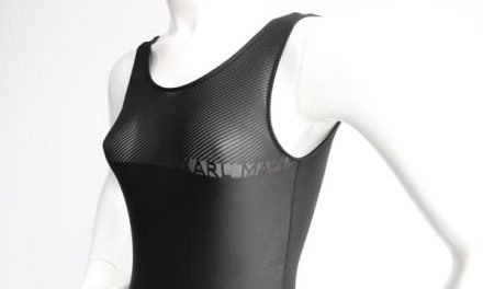 Seamless chic swimsuit demonstrates the performance of the new Rascheltronic®