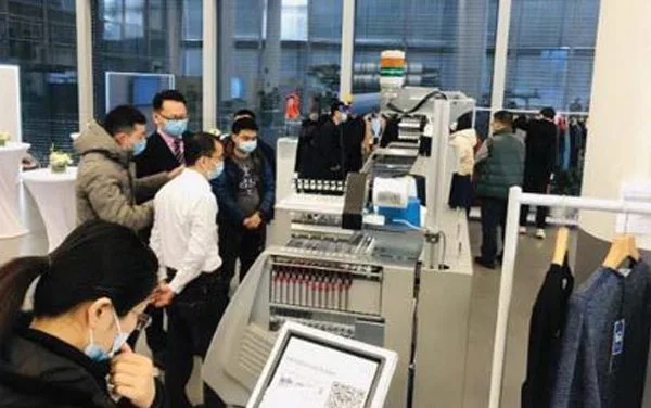 STOLL exhibitor premiere at KARL MAYERIn-house Show in China