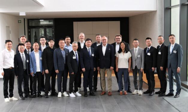 The Karl Mayer Group receives a business delegation from Jinjiang, a city in Fujian province