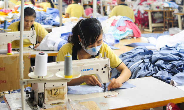Vietnam textile industry signs trade agreement to expand into Canadian market