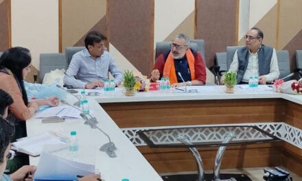 Union Textile Minister reviews progress of PM Mitra Mega Textile Park in Gujarat