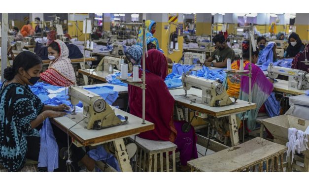Pakistan textile exports drift lower for third month