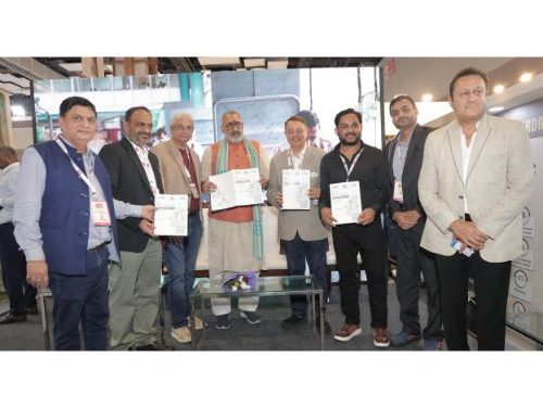 Shri Giriraj Singh, Hon’ble Minister of Textiles, released the report ‘India Textiles & Apparel CXO Blueprint 2030’ by CMAI & GATS